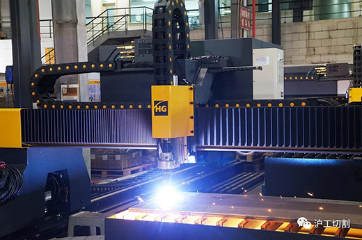 优发国际全自动等离子切割分拣一体机