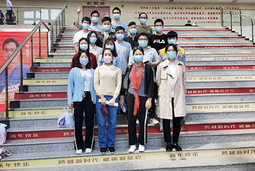 上海；Ｓ欧⒐首橹刮蕹ハ籽疃